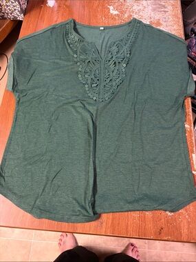 Women's Green Lace-Trim Short Sleeve Top